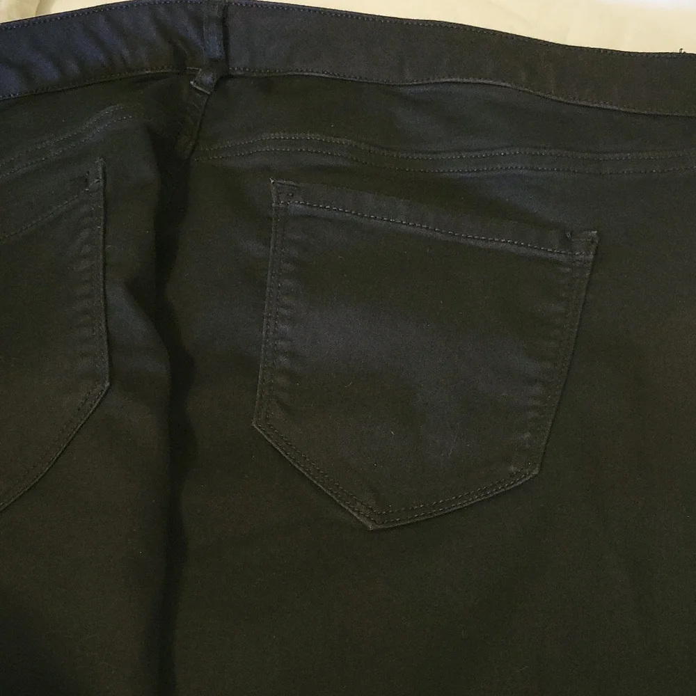 Code Bleu Pants - Picture 3 of 3